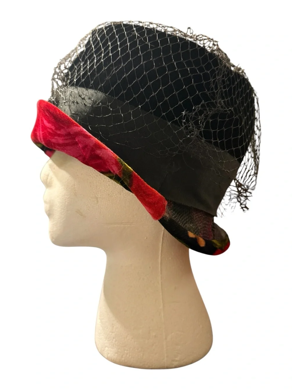 Black Velvet Cloche Hat w/ Veil- Union Made- Size 6- 1960s-70s- Flapper Revival - Picture 3 of 7
